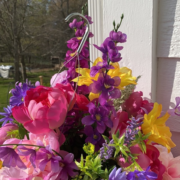 Beautiful Bountiful Colorful Hanging - Picture 4 of 5